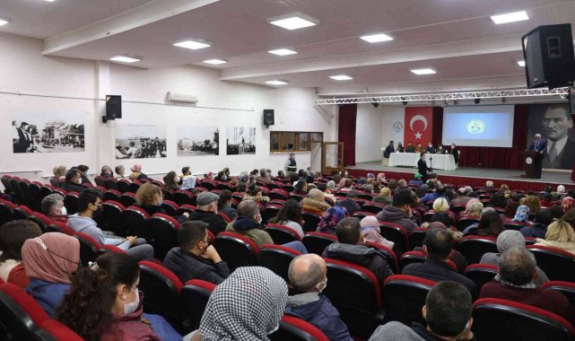 Burhaniye'de öğrencilere burs desteği devam ediyor