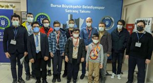 Bursa Büyükşehir Belediyesporlu satranççılardan 18 madalya