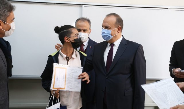 Bursa'da 2021-2022 eğitim öğretim yılının 1. dönemi karne töreniyle sona erdi