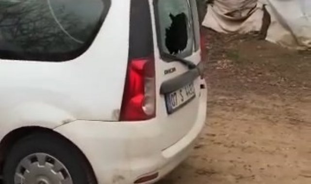 Bursa'da elindeki kürekle otoparktaki araçlara zarar veren şahıs tutuklandı