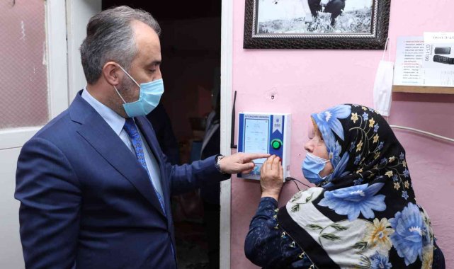 Bursa'da kimsesiz ve yaşlı hastalara "Gönül Bağı" ile teknolojik online takip