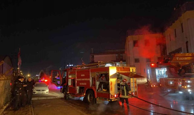 Bursa&#039;da korkutan yangın 5 saat sonra kontrol altına alındı