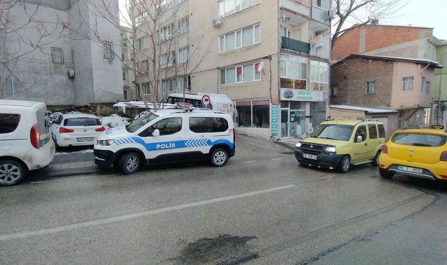 Bursa'da otobüse kartopu atan çocukları kovalayan otobüs şoförü bıçaklandı