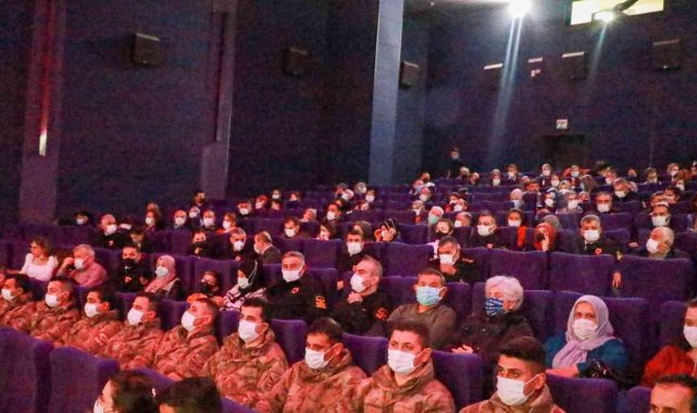 Bursa&#039;da şehit aileleri &quot;Kesişme: Eren İyi ki Varsın&quot; filminde buluştu