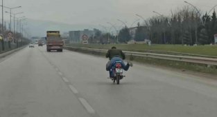 Bursa'da trafiği tehlikeye sokan motosikletliye ceza yağdı