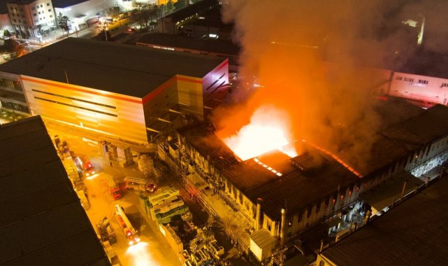 Bursa&#039;daki kimyasal madde fabrikasındaki yangın havadan görüntülendi
