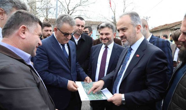 Bursa'nın 418 dönümlük yeni mezarlığına sıcak asfalt