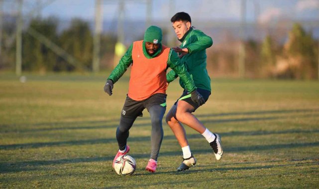 Bursaspor, Antalya kampında çift kale maç yaptı