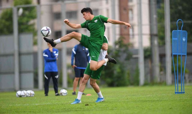 Bursaspor ve Taha Altıkardeş'e PFDK'dan ceza