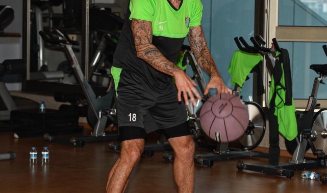 Bursaspor'da günün ilk antrenmanı kondisyon salonunda gerçekleşti