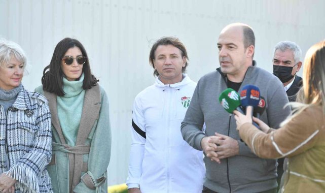 Bursaspor'un efsane futbolcularının isimleri sahalara verildi