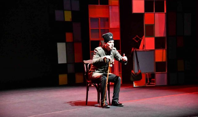 Büyükşehir, Balıkesirlileri tiyatroyla buluşturdu