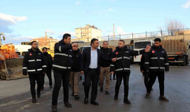 Büyükşehir Belediyesi Genel Sekreteri Çelikel karla mücadele ekiplerini ziyaret etti