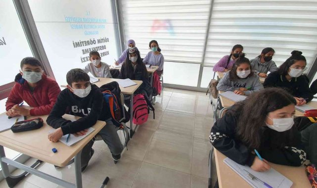 Büyükşehir Belediyesi, Tarsus'ta LGS hazırlık kurs merkezi açtı