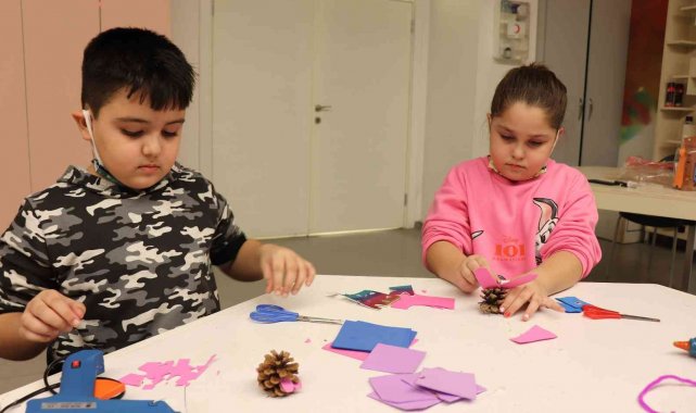 Büyükşehir Bilim Merkezi'nden öğrencilere 'bilim atölyesi'