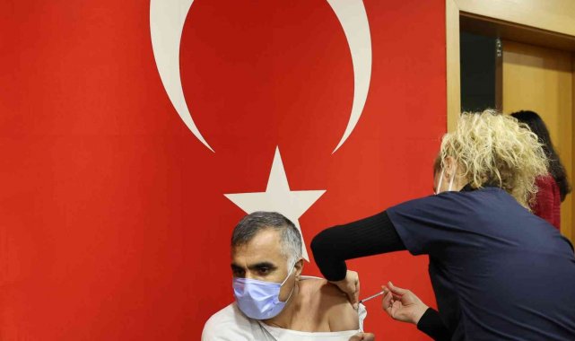 Büyükşehir çalışanlarına 3&#039;üncü doz aşı