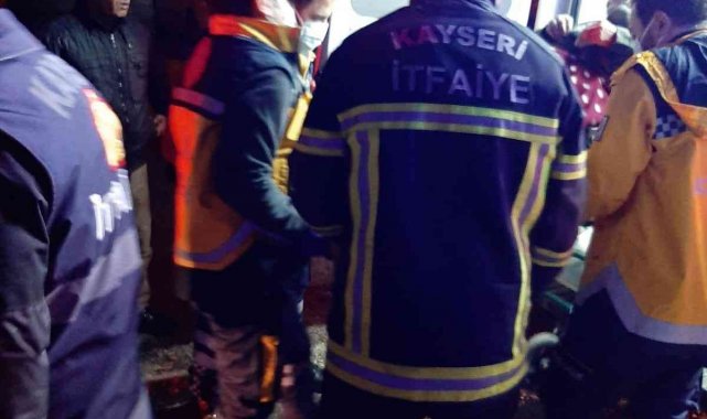 Büyükşehir İtfaiyesi, deprem bölgesinde yardıma koştu