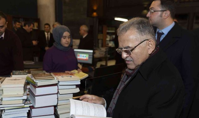 Büyükşehir kütüphanelerinden 2021'de 1 milyona yakın kişi faydalandı