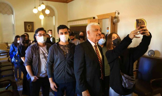 Büyükşehir, öğrencilere 4 ayda, 408 bin 500 TL destek verdi