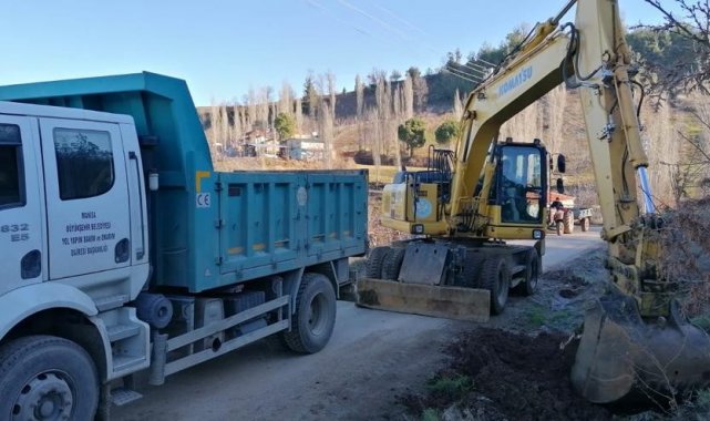 Büyükşehir yol bakım çalışmalarını sürdürüyor