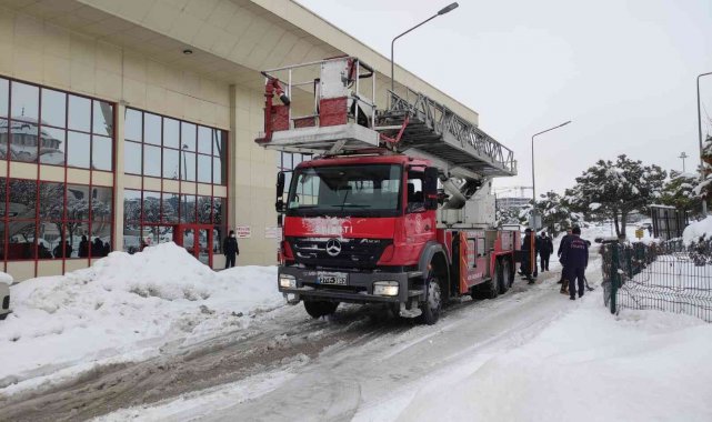 Büyükşehir, yüksek kar yükünün oluştuğu şehirlerarası otobüs terminali'nde önlem aldı