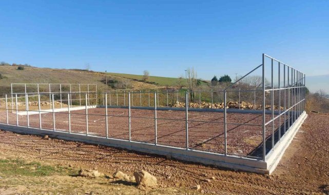 Büyükşehirden Kabaoğlu&#039;na halı saha