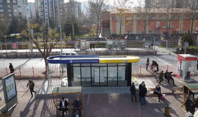 Büyükşehirden son teknolojik özel duraklar