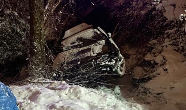 Buzlanma nedeniyle dere yatağına uçan otomobilde can pazarı: 1 ölü, 3 yaralı