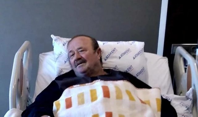 Buzlu zeminde düşen belediye başkanı ayak bileğini kırıldı