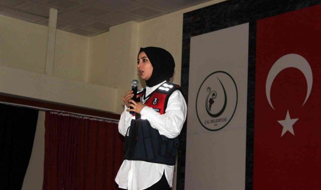 Çal'da 'En İyi Narkotik Polisi: Anne' projesi tanıtıldı