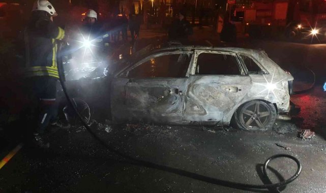 Çaldığı otomobili yakarak kaçtı