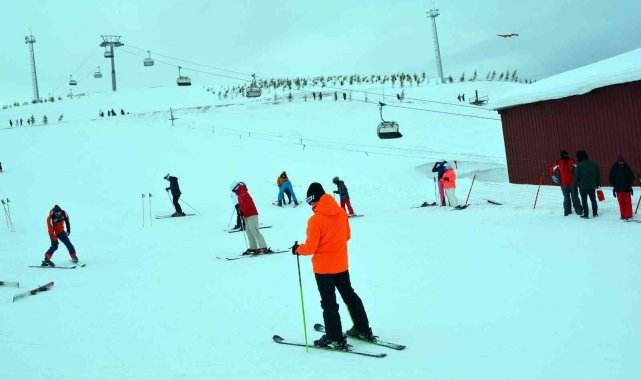 Çambaşı Kayak Merkezi'ne yoğun ilgi