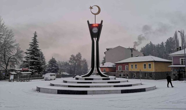 Çameli'de yoğun kar yağışı etkisini sürdürüyor