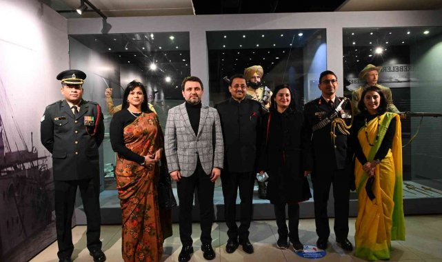 Çanakkale Savaşları'na katılan Hintli askerlerin mankenleri Tarihi Alan'da sergileniyor