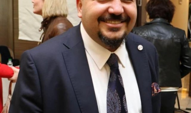 Çanakkale&#039;de 5 katlı evinin balkonundan düşen avukat hayatını kaybetti