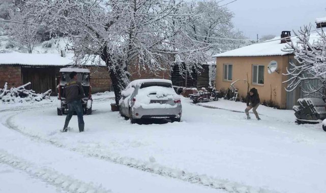 Çanakkale'nin yüksek kesimlerinde kar