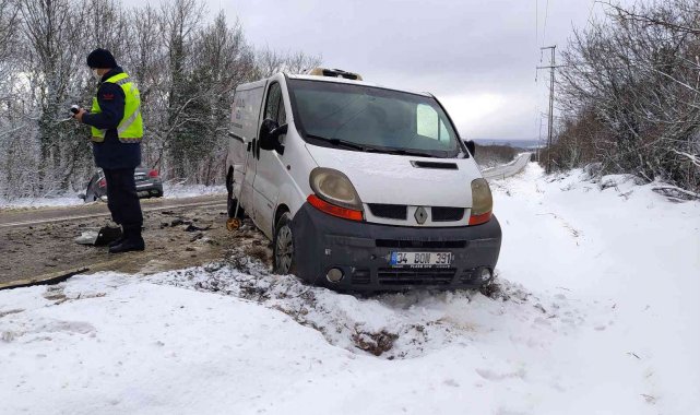 Çatalca'da kar yağışı kazayı da beraberinde getirdi: 1 yaralı