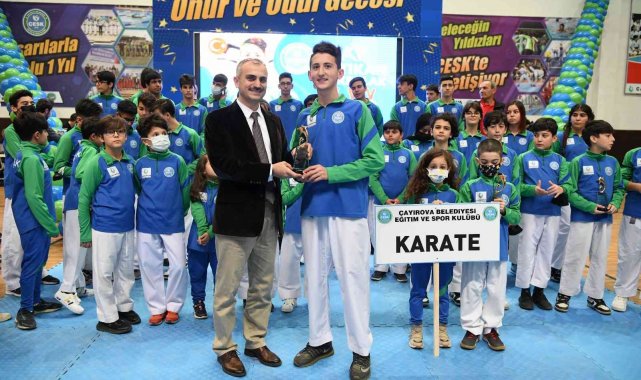 ÇESK sporcularına plaket takdim edildi