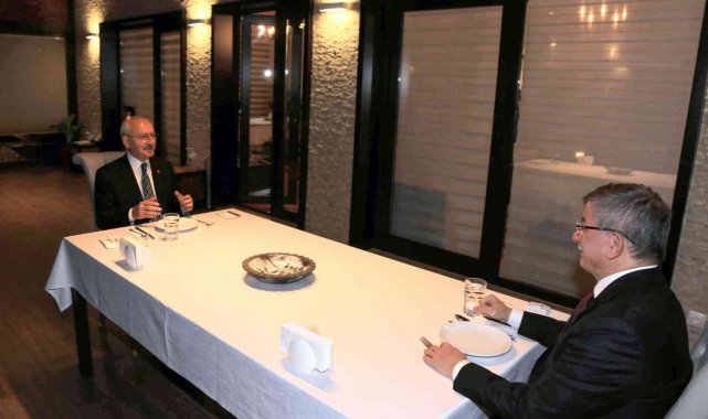 CHP lideri Kılıçdaroğlu, Gelecek Partisi Genel Başkanı Davutoğlu ile bir araya geldi