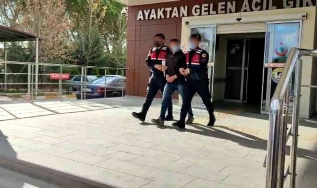 Çılgın aşık, kız arkadaşının babasına ait samanlığı ateşe verdi