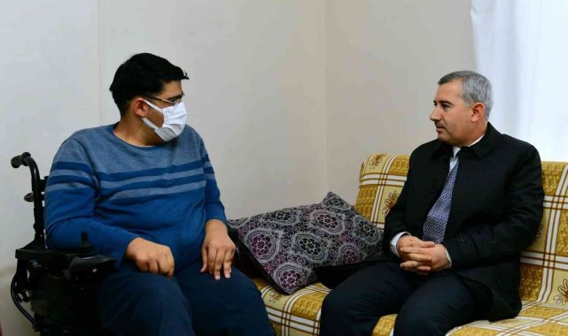 Çınar, engelli gencin akülü araç talebine kayıtsız kalmadı