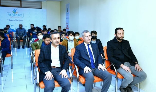 Çınar, gençlerle &#039;Asr-ı Saadet&#039; etkinliğinde buluştu