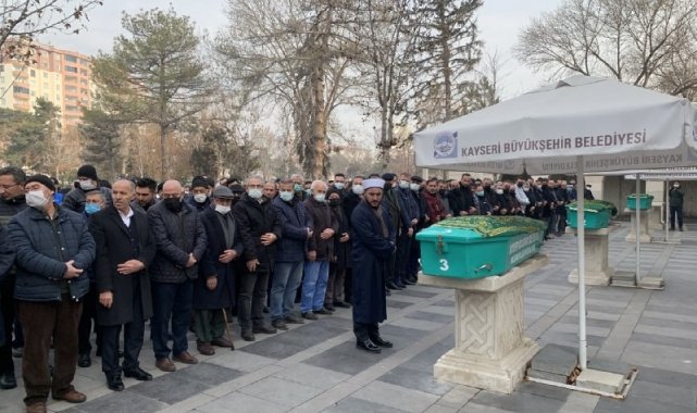 Cinayete kurban giden 3 kişi yan yana defnedildi