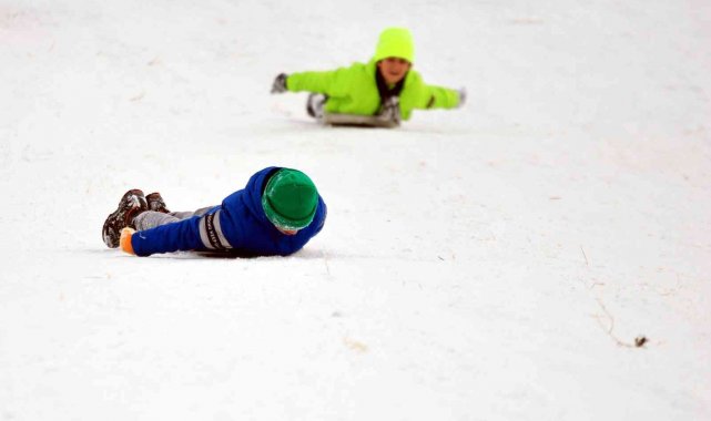 Çocukların 'Beleştepe'de kar keyfi