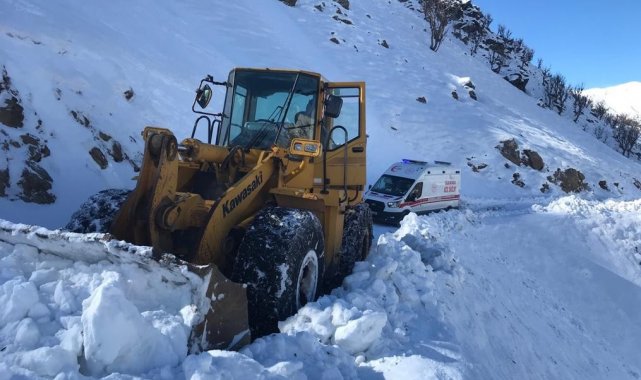 Covid hastasını 8 saatlik çalışma ile hastaneye ulaştırdılar