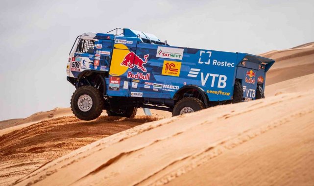 Dakar Rallisi'nin üçüncü gününde efsane Red Bull sporcusu Sebastien Loeb zirvede
