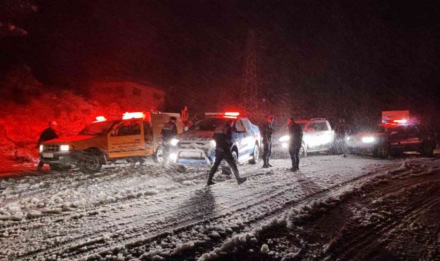 Datça'da kar yağışı aralıklarla devam ediyor