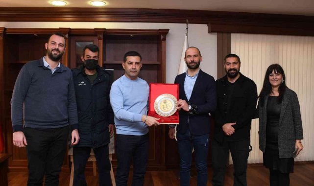 Davutlarspor'dan Başkan Ömer Günel'e teşekkür plaketi