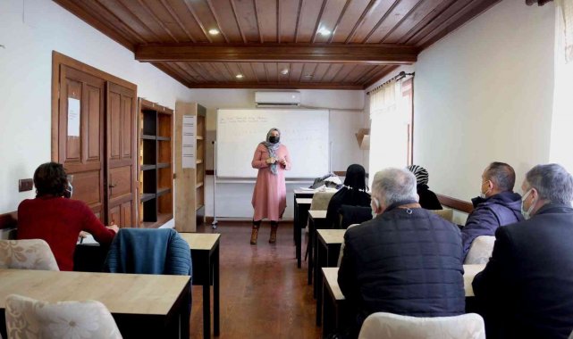 Değirmen Millet Kıraathanesi'nde yeni yılın ilk ders zili çaldı