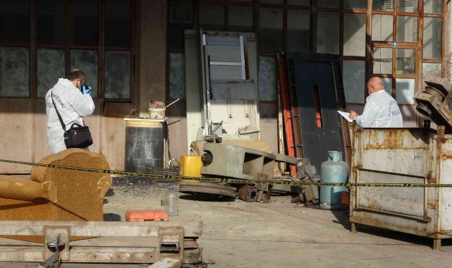 Demir kesme makinesinin altında kalan şahıs hayatını kaybetti